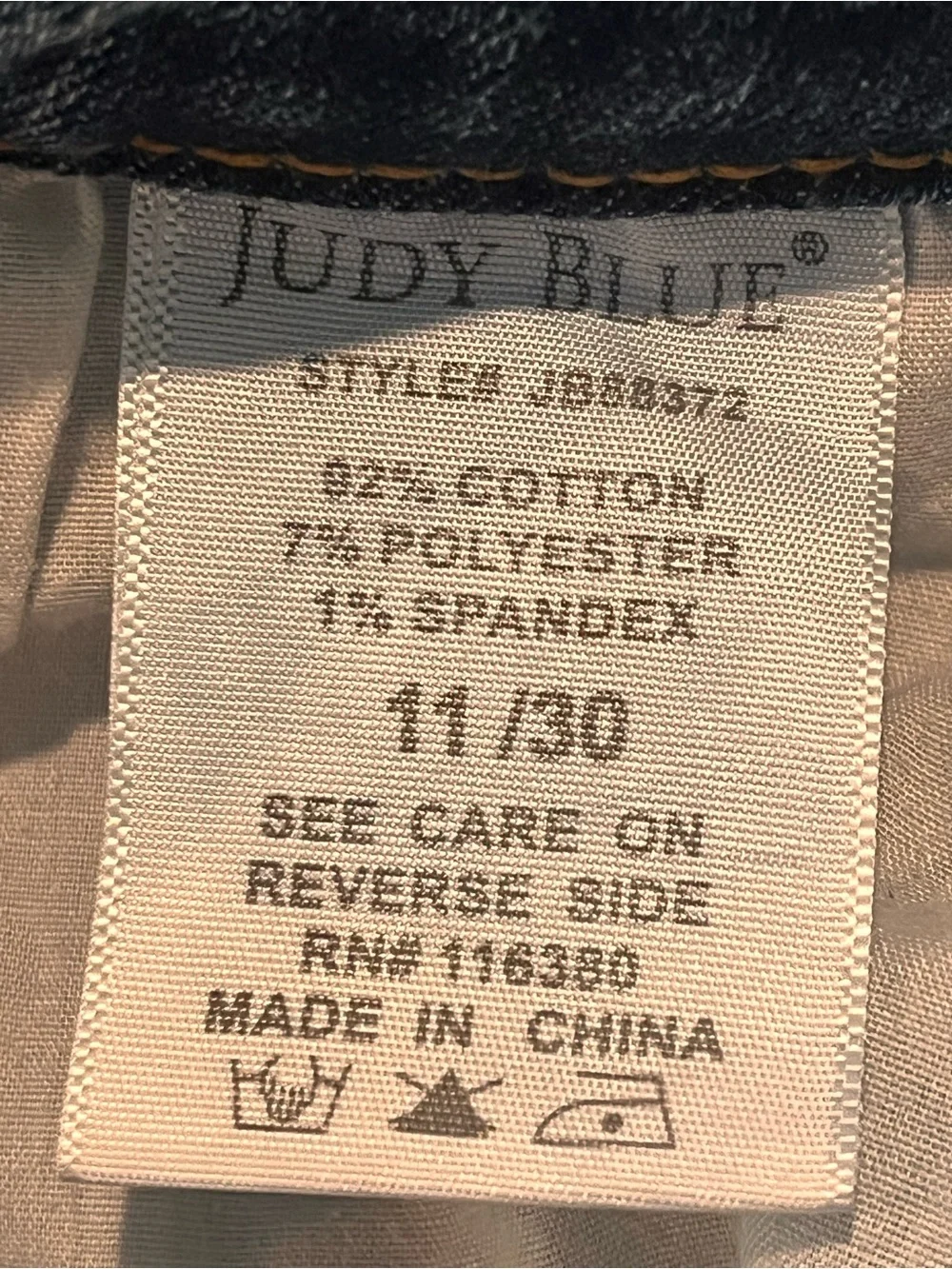 Judy Blue Size 11/30 Medium Wash Distressed Slim Fit Denim Jeans Stretchy Comfy - Picture 5 of 8